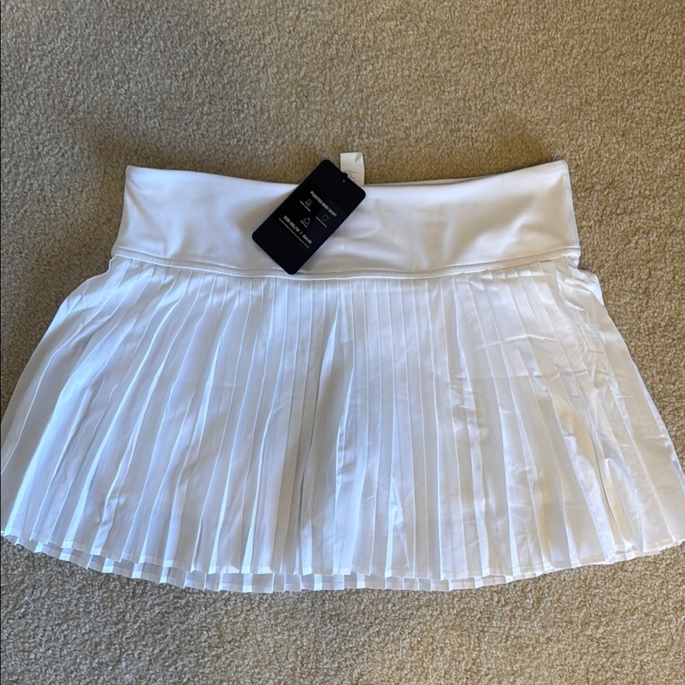Fabletics NWT White Pleated Women's Skirt/ skort